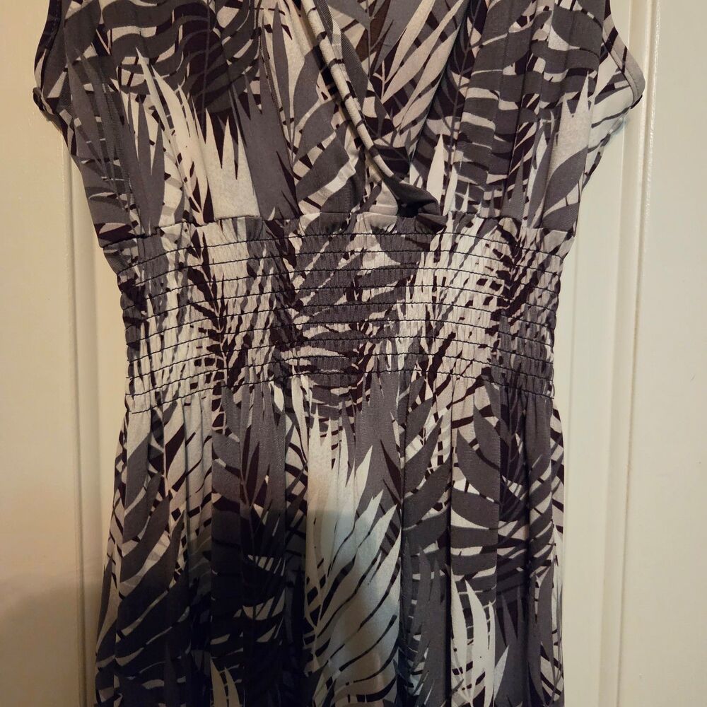 Floral Maxi Dress - Picture 2 of 4